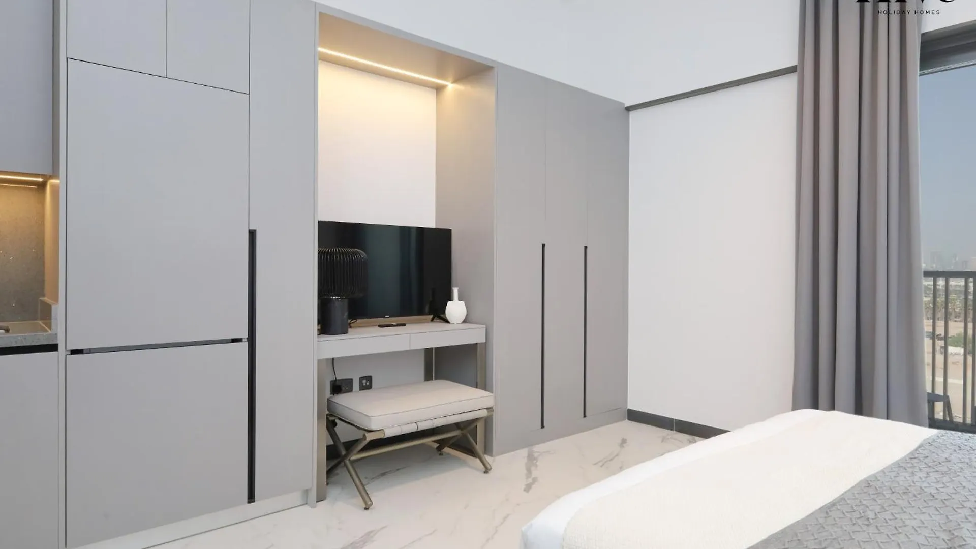 Beautiful Studio Apartment In Mag 930 Dubai 0*,