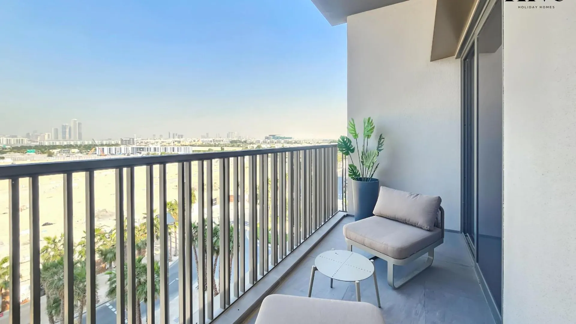 Beautiful Studio Apartment In Mag 930 Dubai