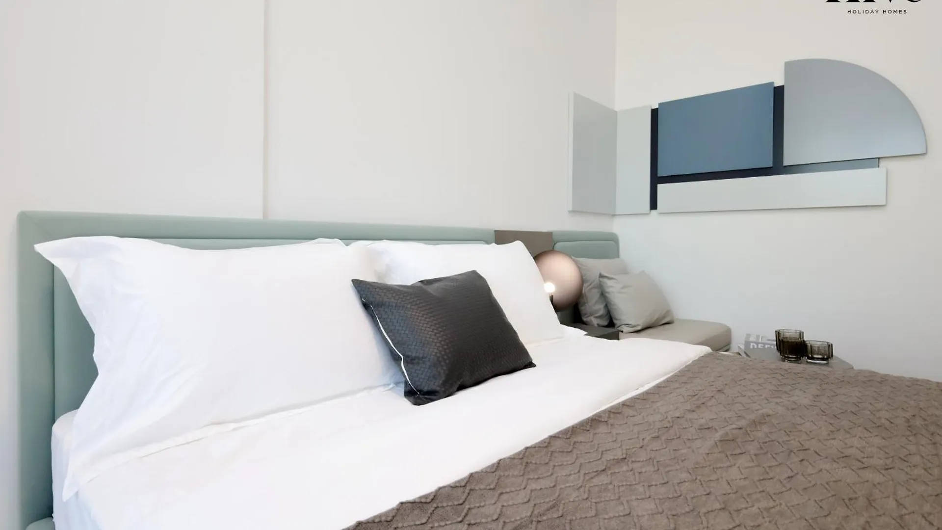 Beautiful Studio Apartment In Mag 930 Dubai